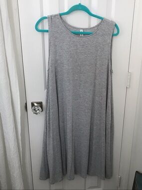 Zenana Outfitters Light Gray Sleeveless Swing Dress